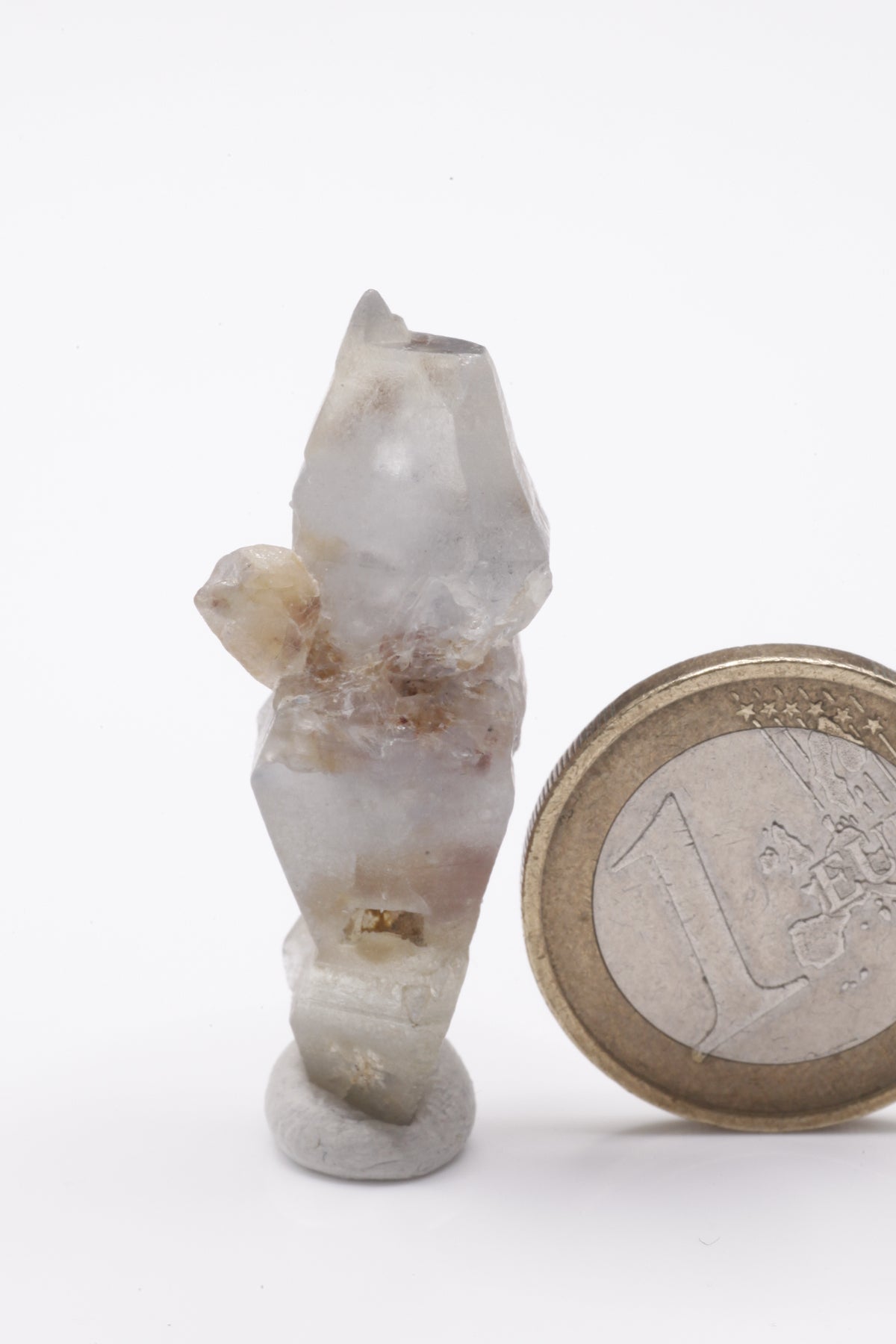 Sapphire - Mine Mineral Market : A192 Dieser große leicht hellblaue Kristall mit außergewöhnlicher Form hat schöne Flächen und ist fast vollständig durchscheinend.