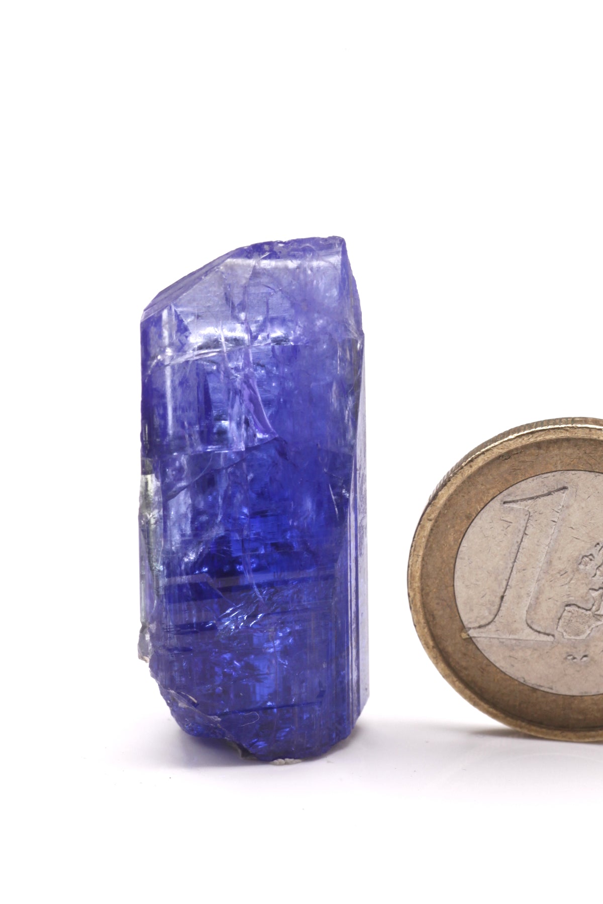 Tanzanite  - Mine Mineral Market :    A039 Ein unbeschädigter größerer Kristall, sogar im unteren Teil schön klar und von wunderbarer blauer Farbe und sehr guten Endflächen.  